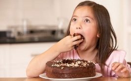 Top 6 Loại thực phẩm nguy hiểm nhất đối với con bạn
