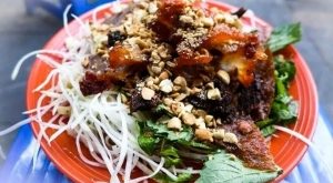 Top 9 địa chỉ thưởng thức nộm bò khô ngon nhất ở Hà Nội